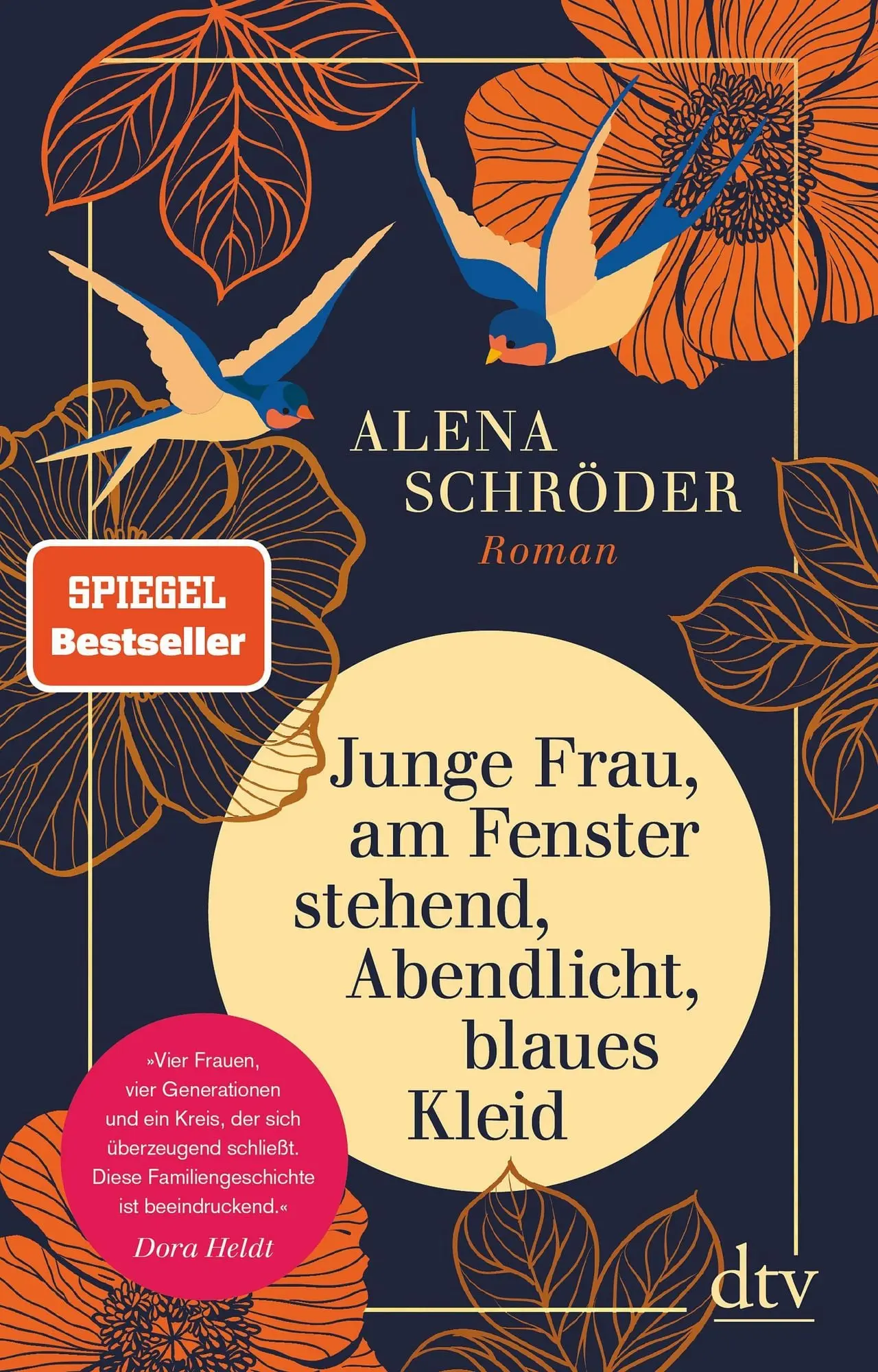 Junge Frau, am Fenster stehend, Abendlicht, blaues Kleid Roman | »Eine berührende Jahrhundertgeschichte« BRIGITTE